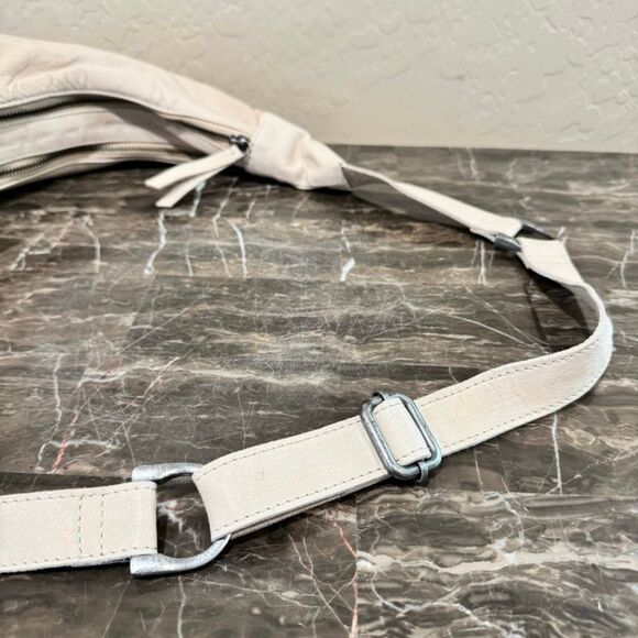NWT Gorgeous RARE Free People GOAT Leather Idle Hands cream Sling Hobo Bag - Picture 10 of 16